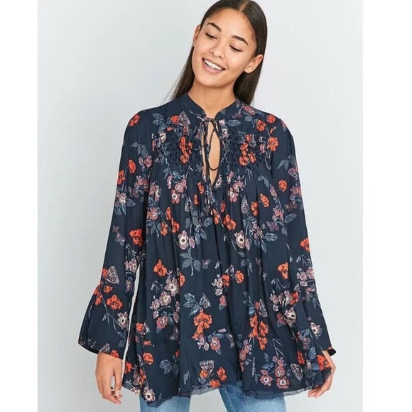 Free People So Fine Tunic Top Womens Small Navy Multi Floral Smocked Crepe Boho - Picture 1 of 8